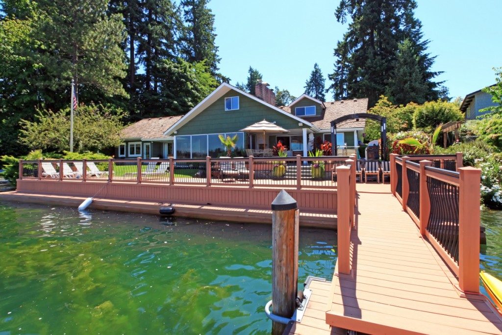 Lake house top 10 tips on waterfront property buying