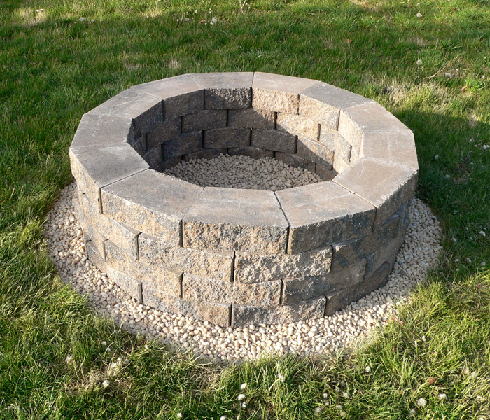 How To Build A Diy Fire Pit Under 100, Building An Outdoor Fire Pit With Bricks