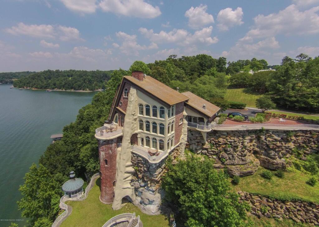 Smith Lake Castle in Bremen, Alabama