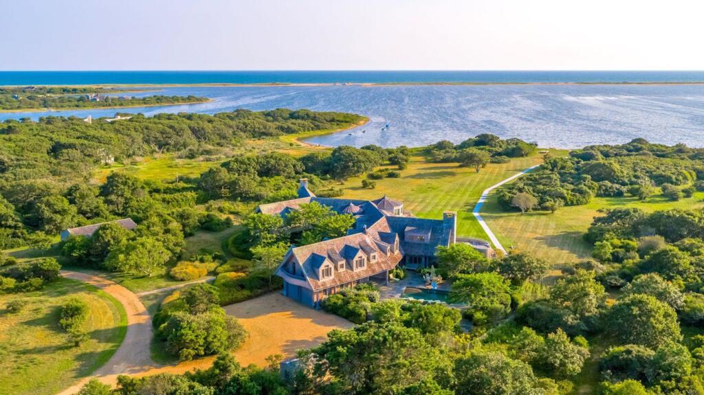 Former President Barack Obama's newly purchased home in Martha's Vineyard