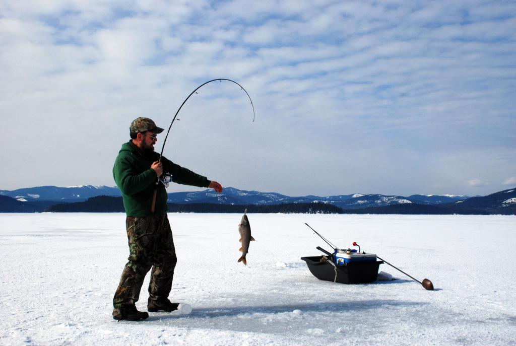 Best Lakes for Ice Fishing in the U.S.