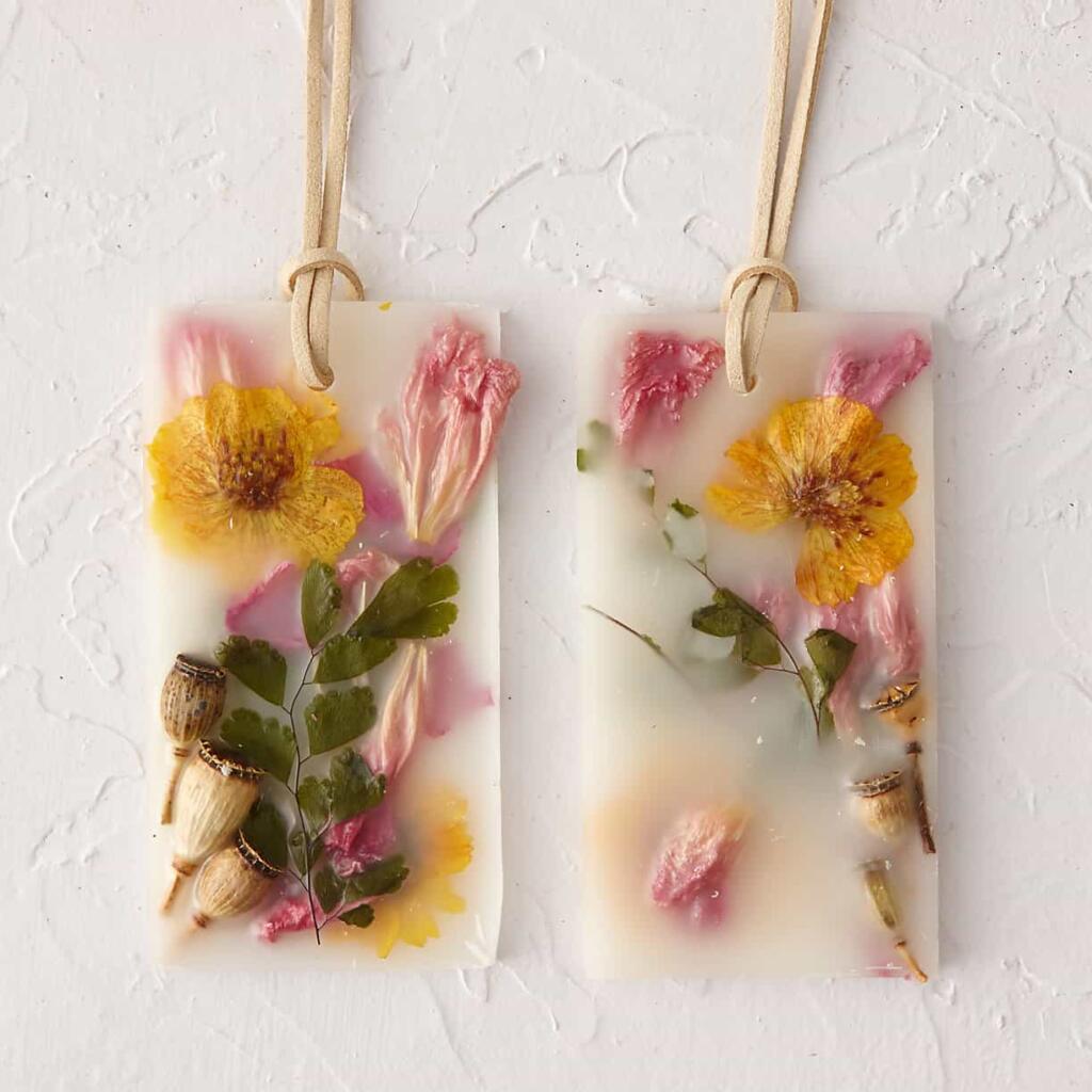 Crafts: Dried Flower Craft Ideas - HodgePodgeDays