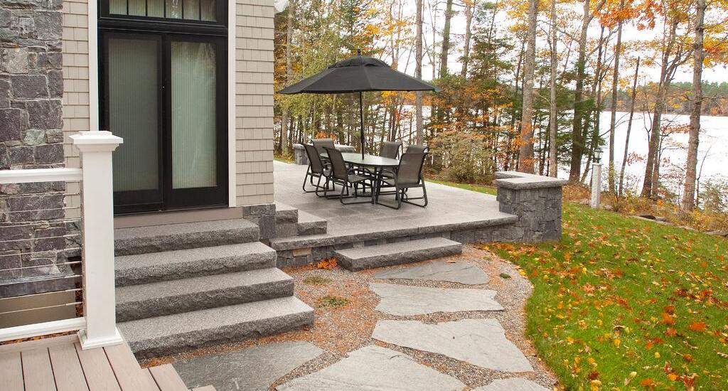 Best Materials for Creating a Backyard Walkway