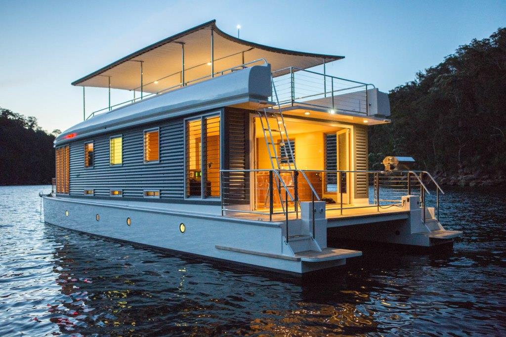 What To Know About Living On A Houseboat what-to-know-about-living-on-a-houseboat