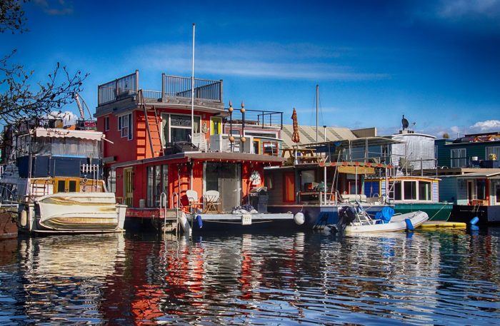 What to Know About Living on a Houseboat