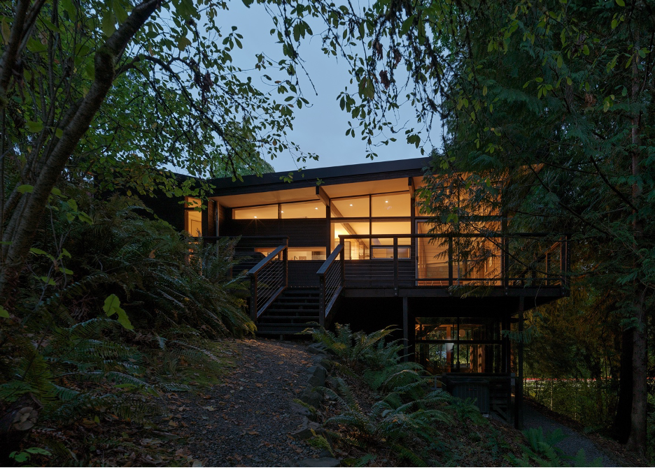 Exterior of The Alden Mason Home on Lake Washington in Seattle