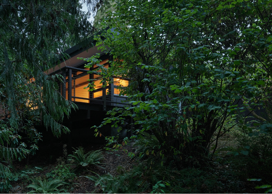 Exterior of The Alden Mason Home on Lake Washington in Seattle